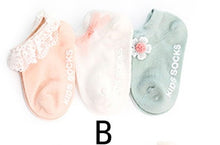 Load image into Gallery viewer, 3 Pair new non-slip newborn baby socks autumn and winter cotton children&#39;s floor boat socks lace foot sock
